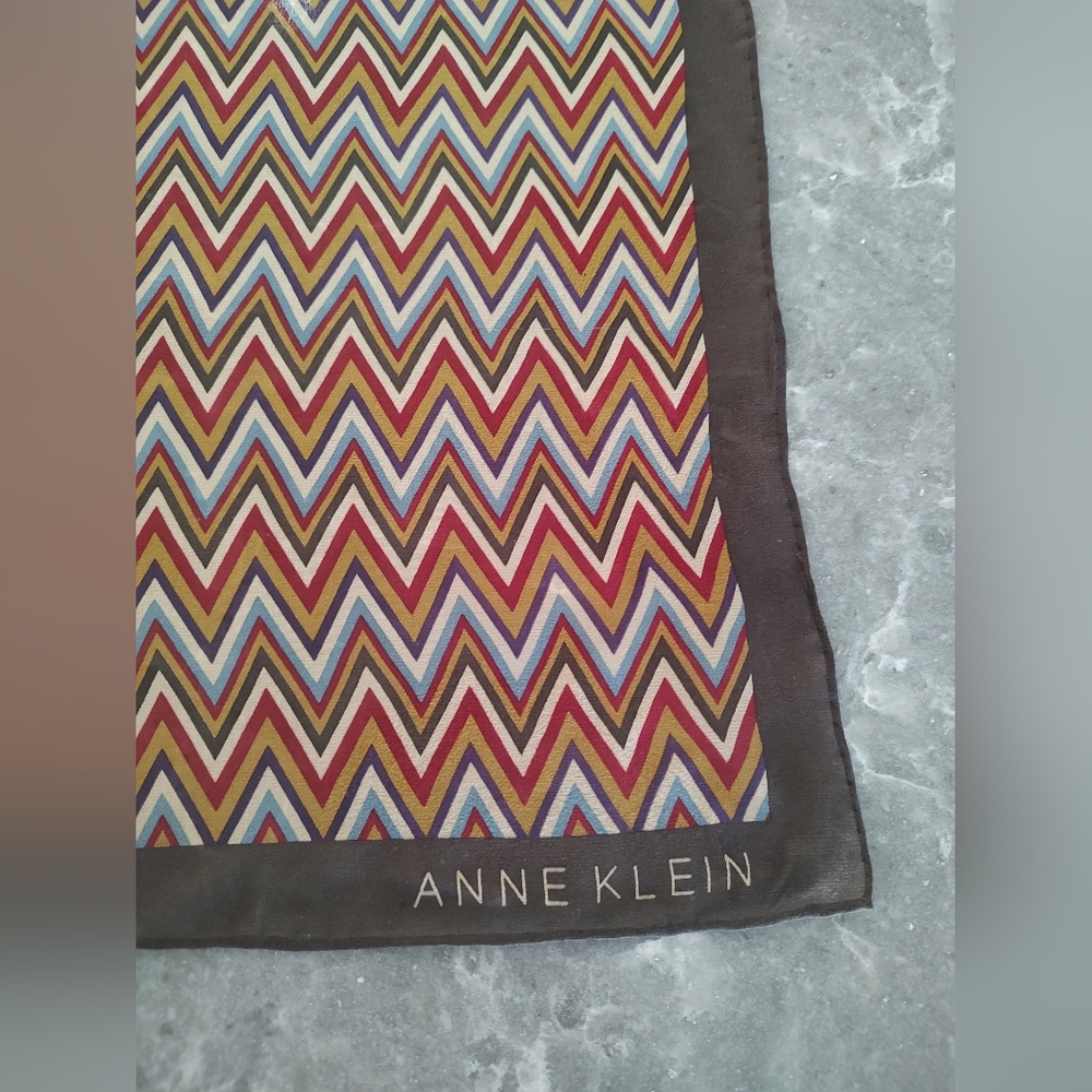 Anne Klein small scarf brown multi color 21 inches x 21 inches